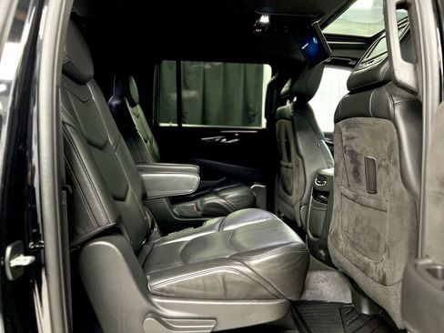 Used 2015 Cadillac Escalade ESV Platinum image 21