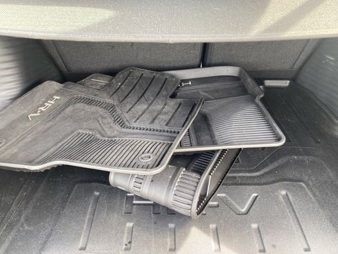 Certified 2025 Honda HR-V LX image 19