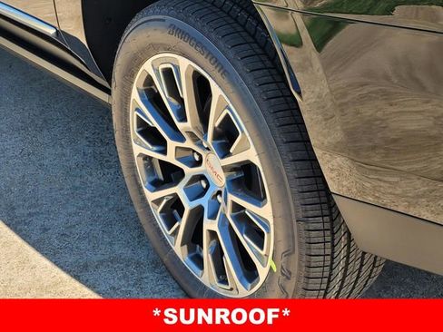 New 2026 GMC Yukon XL Denali w/ Denali Reserve Package AWD/4WD image 7
