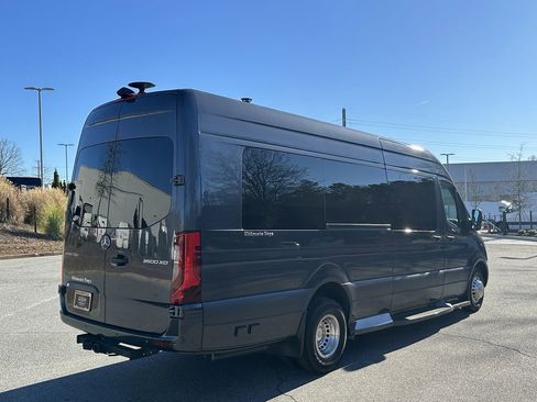 Used 2022 Mercedes-Benz Sprinter 3500 image 7