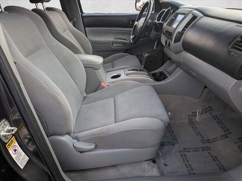 Used 2011 Toyota Tacoma 4x4 Double Cab w/ TRD Sport Pkg w/JBL Audio image 18