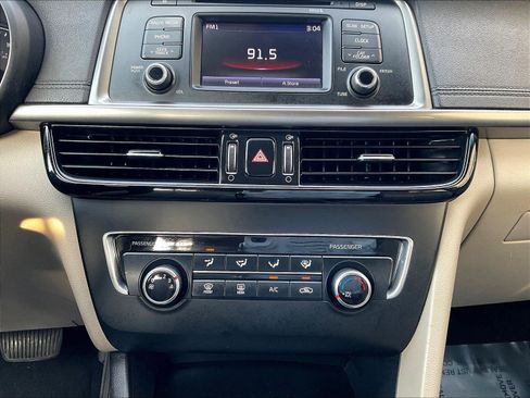 Used 2017 Kia Optima LX FWD image 14