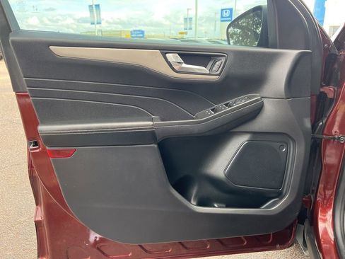 Used 2021 Ford Escape SE image 22