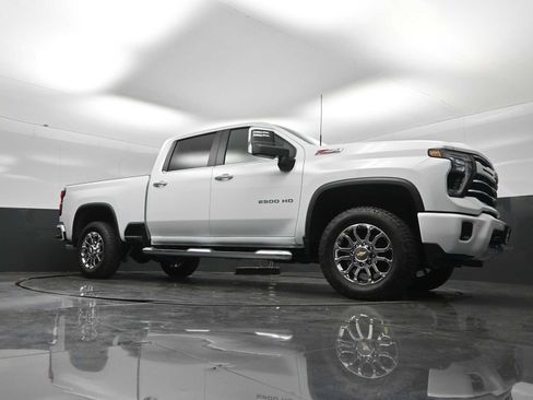 New 2026 Chevrolet Silverado 2500 LT w/ Z71 Chrome Sport Edition AWD/4WD image 22