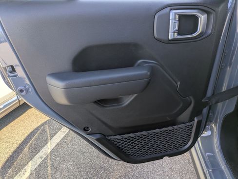 Used 2024 Jeep Wrangler Rubicon w/ Safety Group image 24