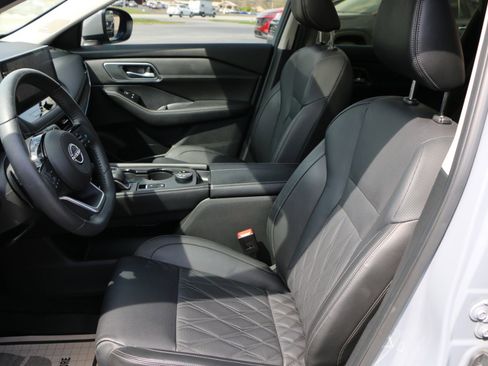 Used 2024 Nissan Rogue Platinum w/ Platinum Premium Package image 29