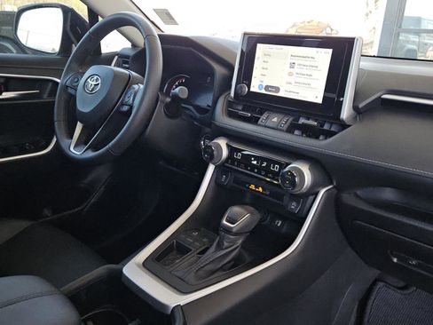 Used 2023 Toyota RAV4 XLE Premium image 29