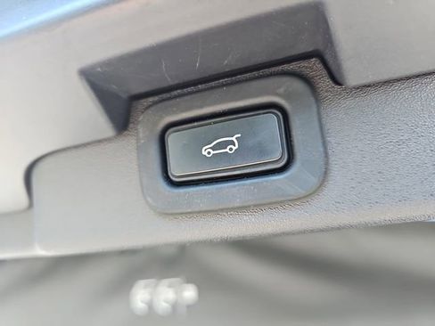 Used 2021 Land Rover Discovery HSE R-Dynamic AWD/4WD image 14