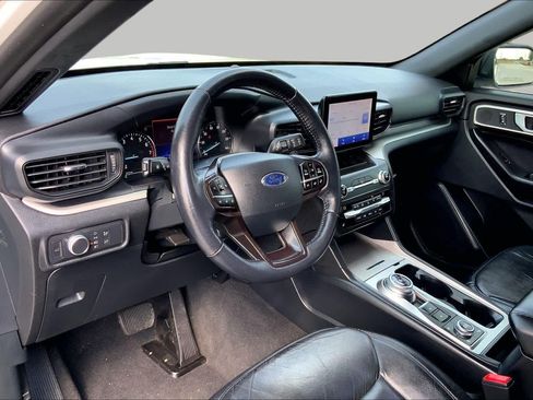 Used 2020 Ford Explorer XLT w/ Comfort Package AWD/4WD image 18