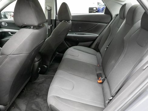 Used 2024 Hyundai Elantra SE FWD image 19