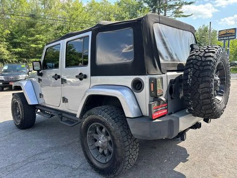 Used 2015 Jeep Wrangler Unlimited Sahara w/ Connectivity Group AWD/4WD image 6