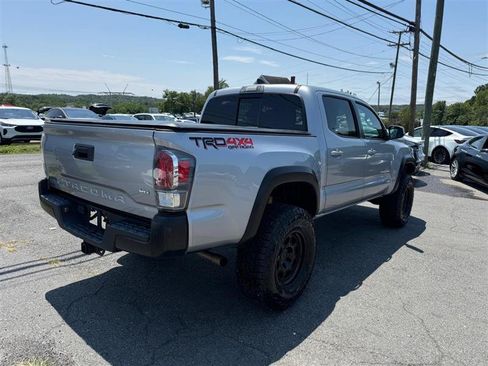 Used 2020 Toyota Tacoma TRD Off-Road AWD/4WD image 6