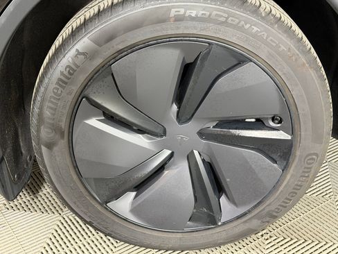 Used 2026 Tesla Model Y Long Range image 12