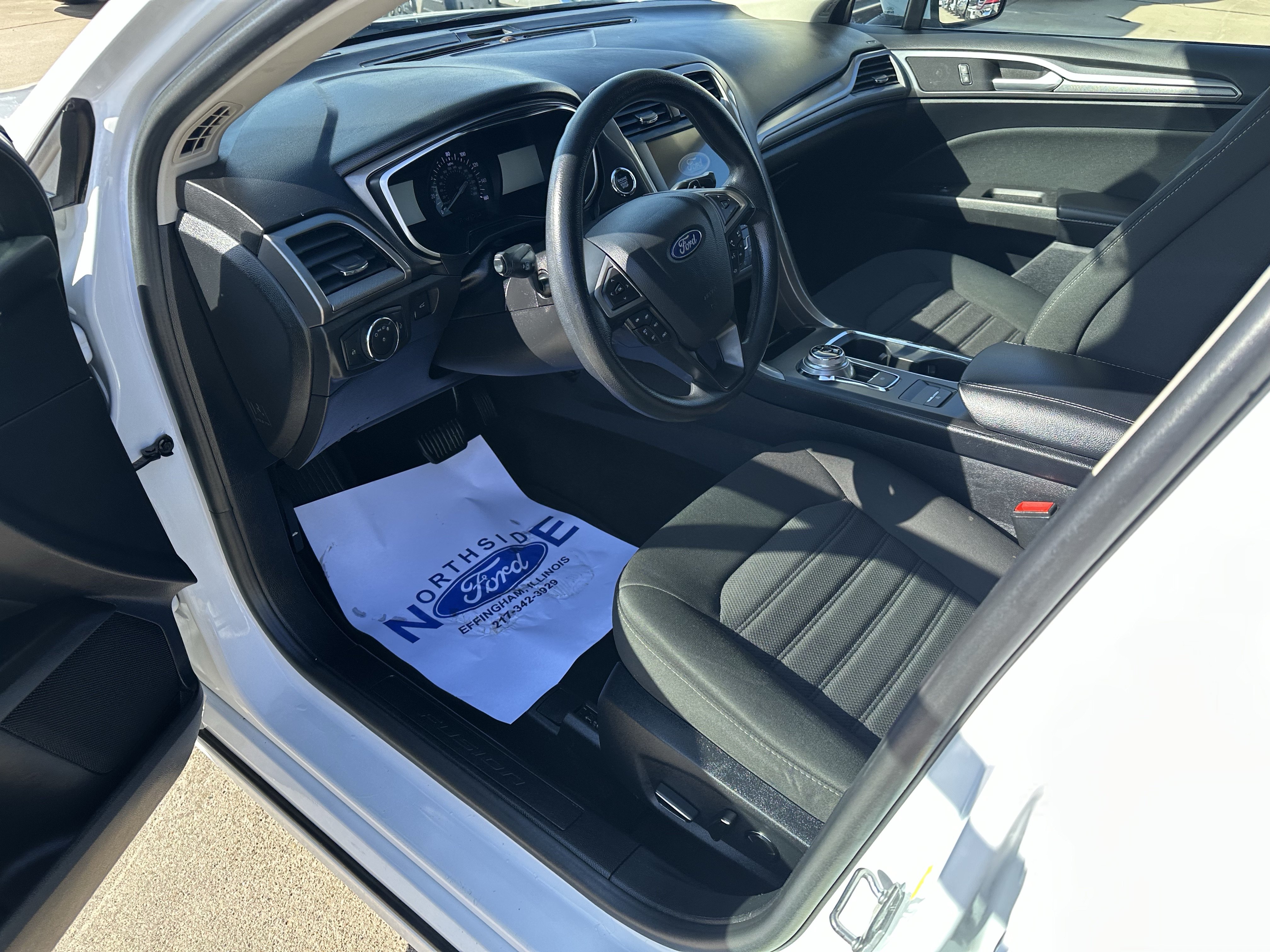 Used 2019 Ford Fusion SE FWD image 10