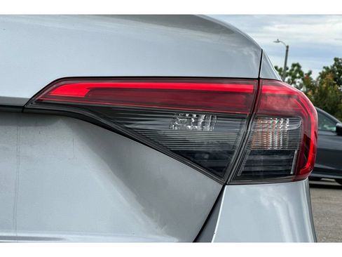 Used 2022 Honda Civic EX image 10