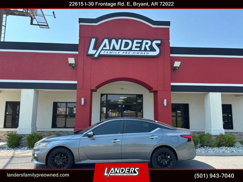 Used 2022 Nissan Altima 2.5 SV w/ SV Premium Package AWD/4WD image 1
