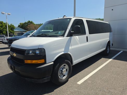 Used 2024 Chevrolet Express 3500 LS RWD image 8
