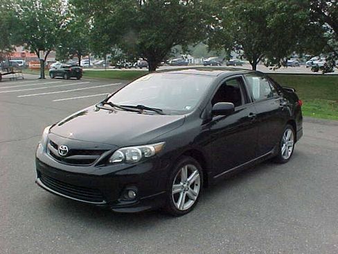 Used 2013 Toyota Corolla S w/ Premium Pkg FWD image 4