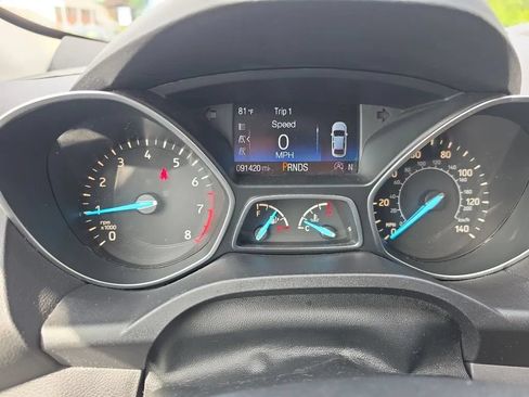 Used 2017 Ford Escape SE FWD image 17