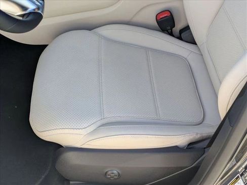 Certified 2026 Mercedes-Benz GLC 300 image 4