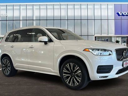 Used 2022 Volvo XC90 T6 Momentum w/ Advanced Package