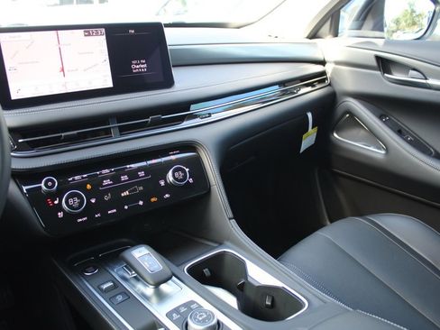 Certified 2025 INFINITI QX60 Luxe image 17