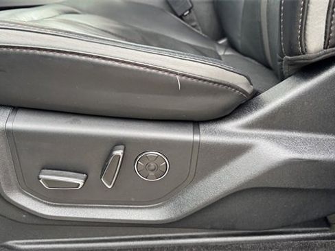 Used 2019 Ford F150 Platinum w/ Equipment Group 701A Luxury image 17