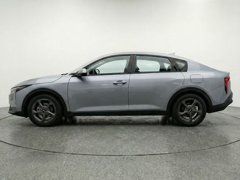 Used 2025 Kia K4 LXS image 5