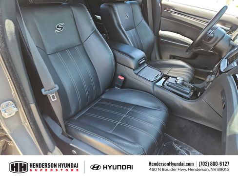 Used 2018 Chrysler 300 S w/ Beats Audio Group RWD image 21
