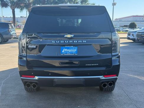 New 2025 Chevrolet Suburban Premier image 12