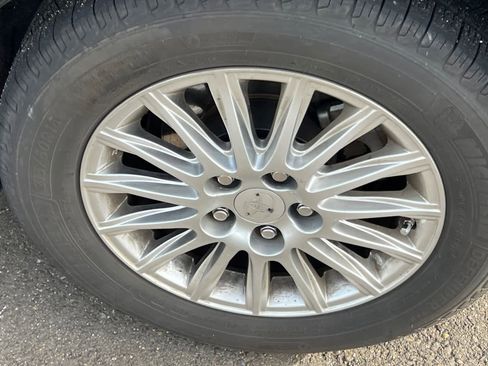 Used 2011 Toyota Camry LE image 18