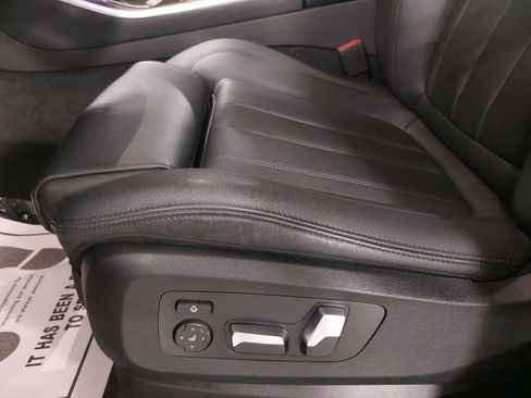 Used 2022 BMW X5 xDrive40i w/ Parking Assistance Package image 31