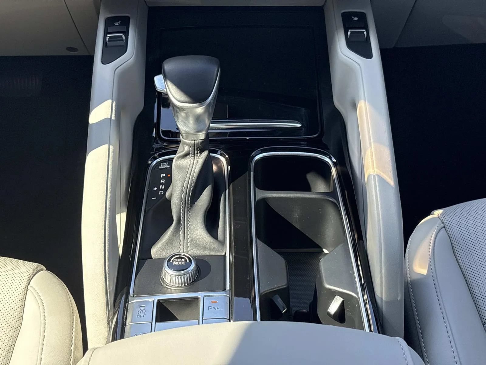 Used 2025 Kia Telluride S FWD image 15
