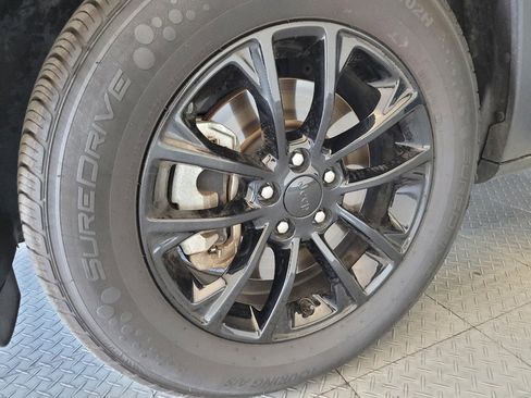 Used 2023 Jeep Cherokee Altitude Lux image 31