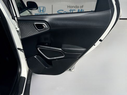 Used 2023 Kia Soul LX w/ Option Group 015 image 29