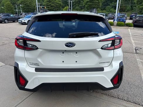 Used 2024 Subaru Crosstrek 2.0i Premium AWD/4WD image 3
