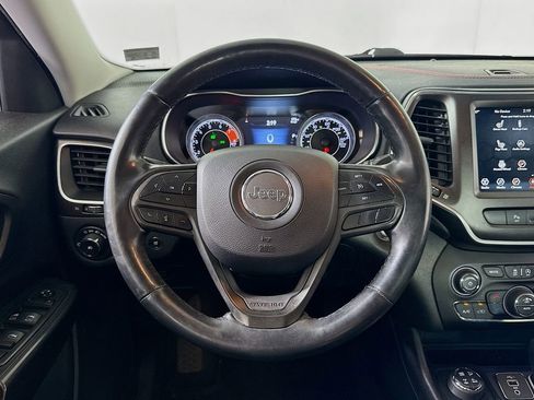Used 2019 Jeep Cherokee Trailhawk w/ Comfort/Convenience Group AWD/4WD image 11
