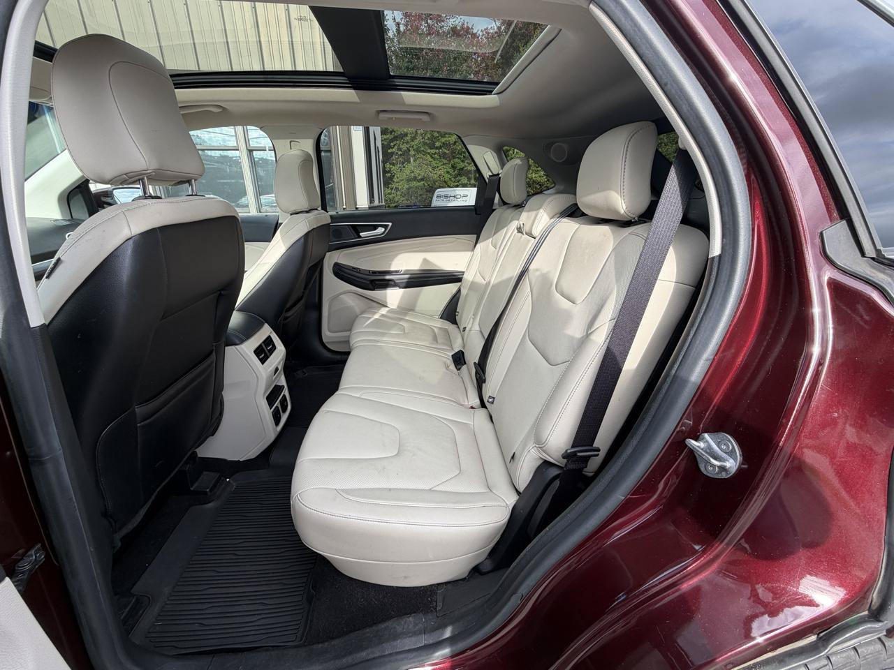 Used 2020 Ford Edge Titanium w/ Equipment Group 301A AWD/4WD image 9