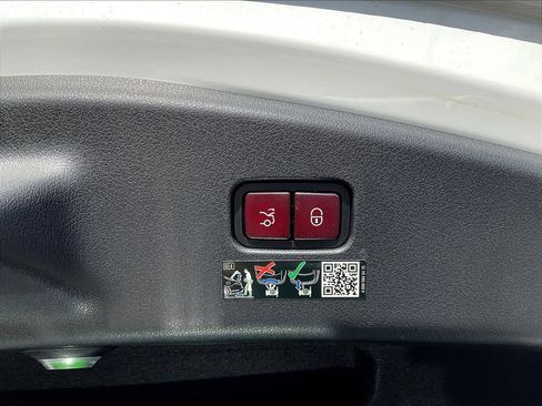 Certified 2024 Mercedes-Benz CLE 300 4MATIC Coupe image 38