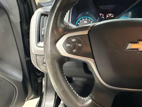 Used 2016 Chevrolet Colorado LT w/ LT Convenience Package RWD image 12