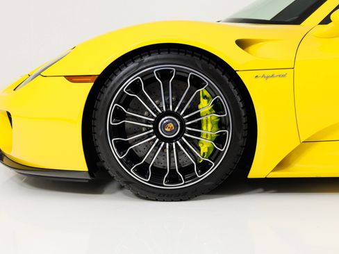 Used 2015 Porsche 918 Spyder AWD/4WD image 11