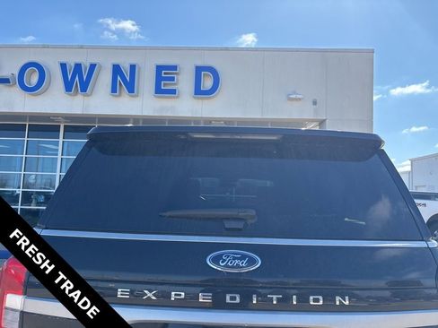 Used 2022 Ford Expedition Max XLT image 11