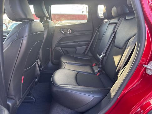 Used 2025 Jeep Compass Trailhawk image 24