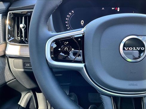 New 2026 Volvo XC90 T8 Ultra w/ Protection Package Premier AWD/4WD image 24