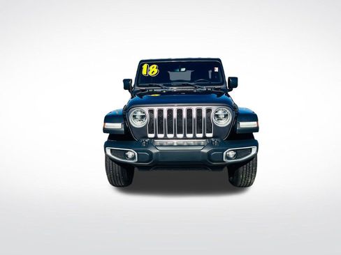 Used 2018 Jeep Wrangler Unlimited Sahara w/ Uconnect 4C Nav & Sound Group image 11