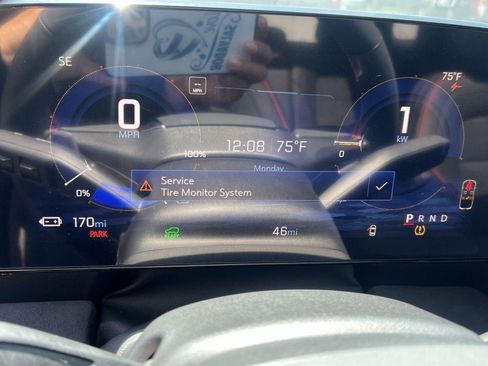 New 2025 Chevrolet Blazer EV RS image 12