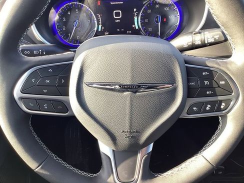 New 2026 Chrysler Pacifica Select image 13