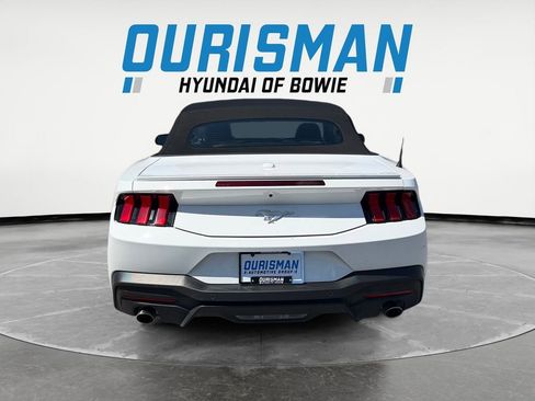 Used 2025 Ford Mustang Premium RWD image 5