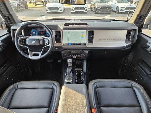 Used 2025 Ford Bronco Outer Banks w/ Sasquatch Package AWD/4WD image 36