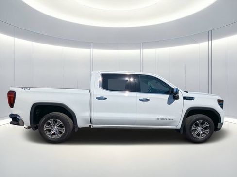 Used 2025 GMC Sierra 1500 SLT AWD/4WD image 3